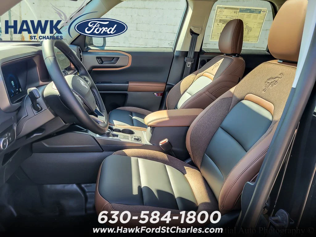 New 2025 Shadow Black Ford Outer Banks® image 7