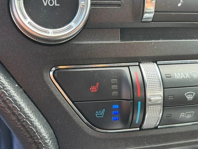Used 2017 Black Ford GT Premium image 23