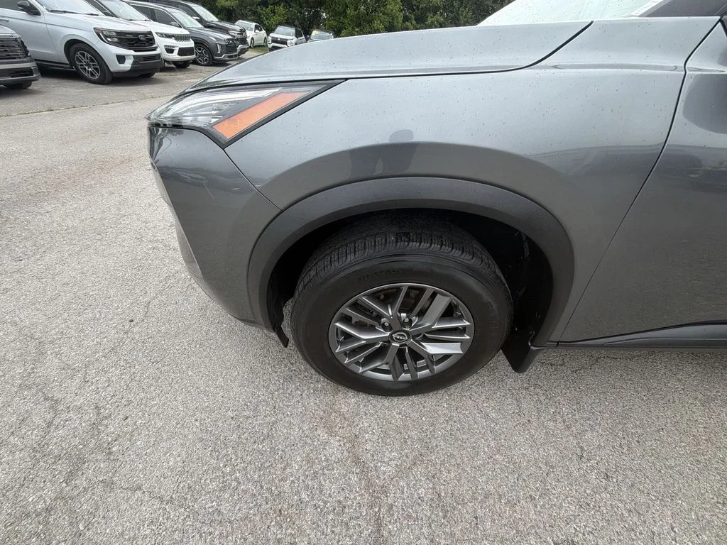 Used 2023 Gray Nissan S image 10