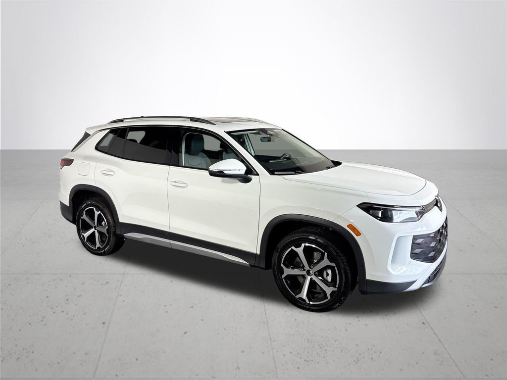 New 2026 Opal White Pearl Volkswagen SE image 4