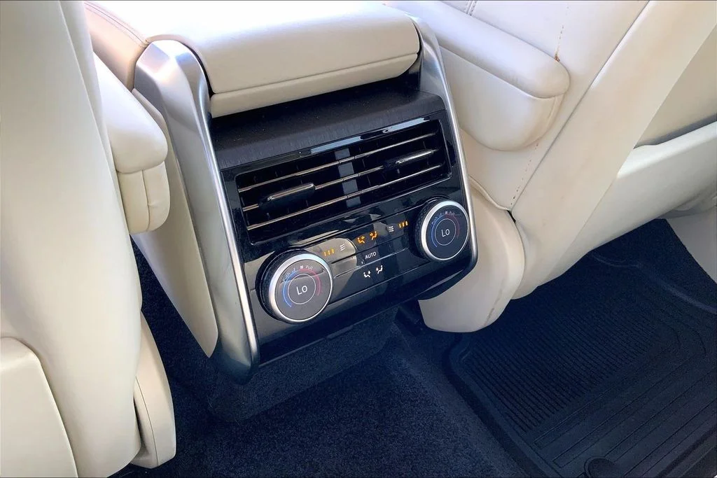 Used 2023 Black Land Rover SE image 10
