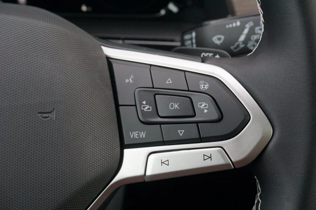 New 2026 Black Volkswagen 2.0T SEL image 25