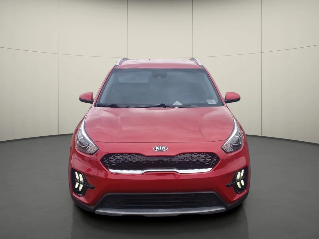 Used 2021 Red Kia LXS image 2