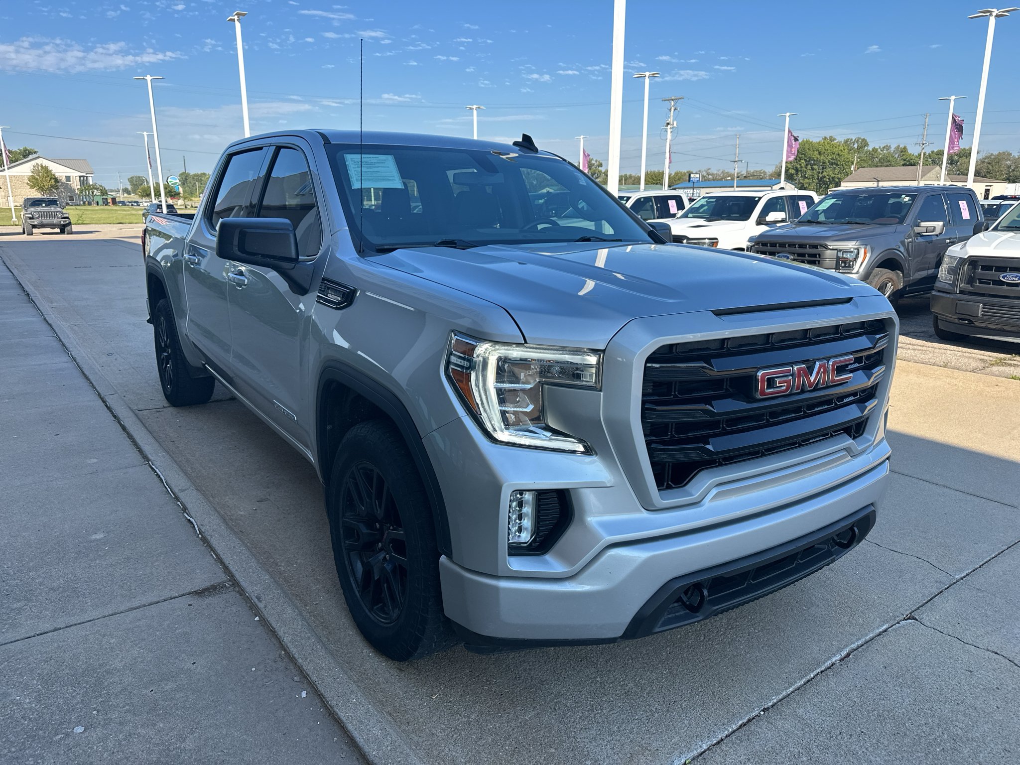 Used 2021 Quicksilver Metallic GMC Elevation image 9