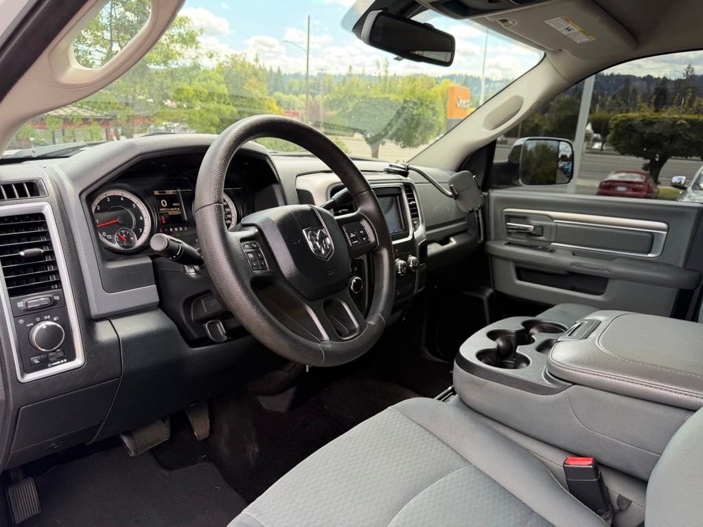 Used 2016 Bright White Clearcoat Ram SLT image 15