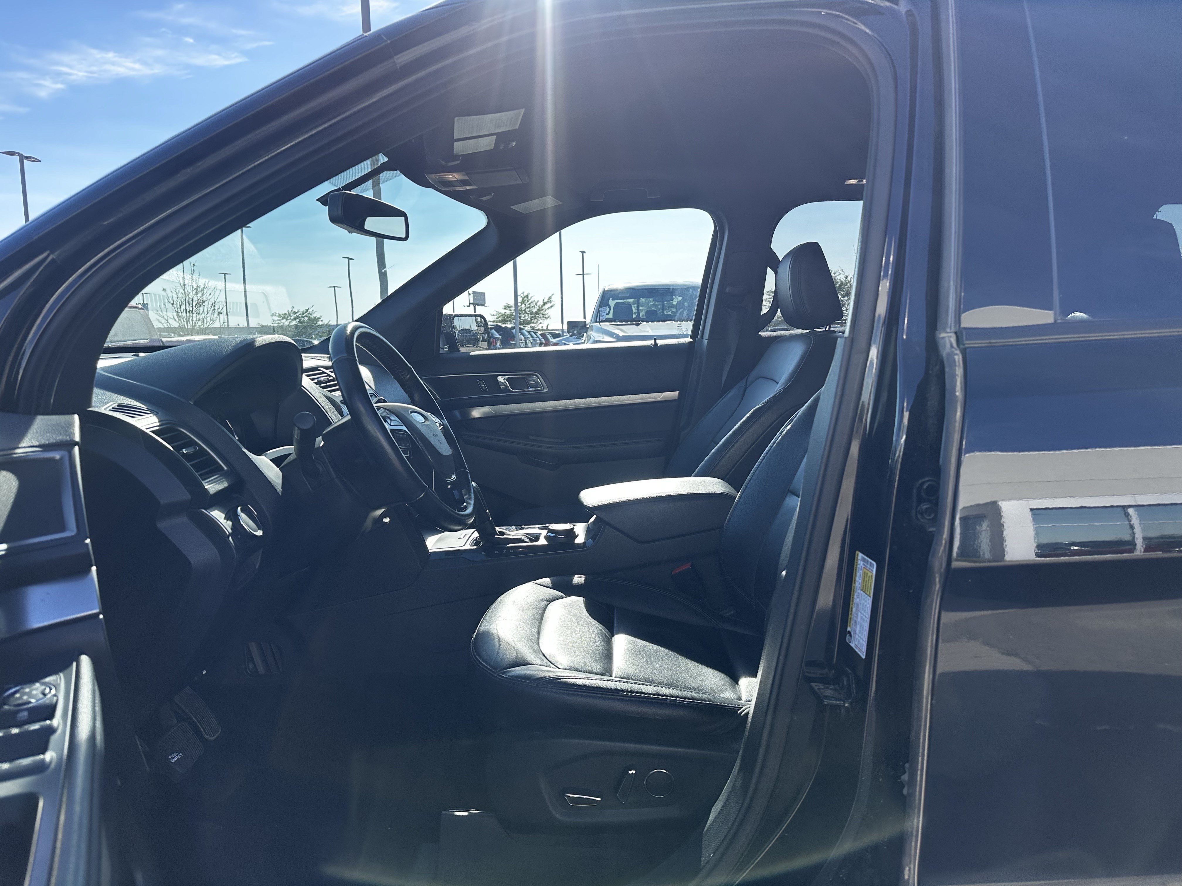 Used 2018 Shadow Black Ford XLT image 8