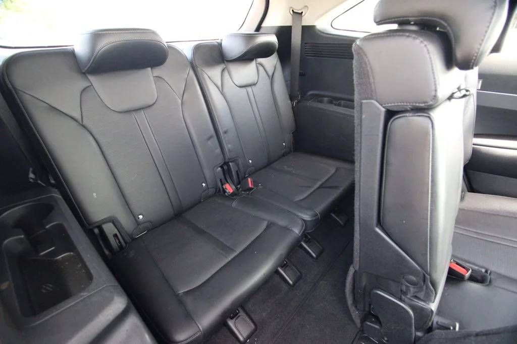 Used 2024 Black Kia S image 10