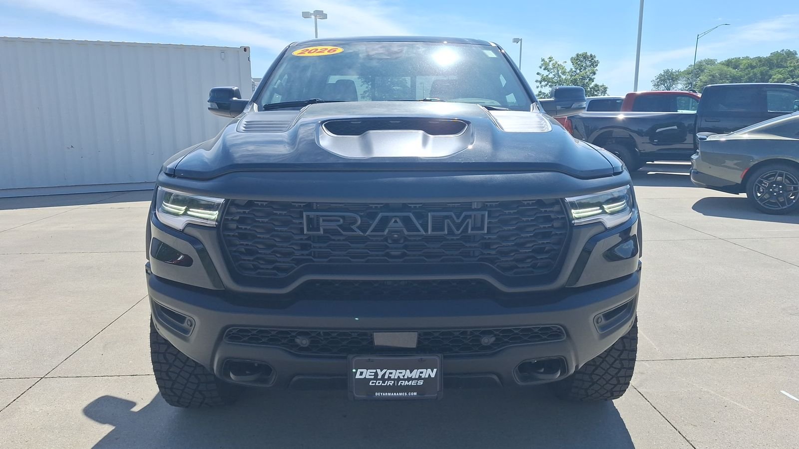 New 2026 Diamond Black Crystal Pearl-Coat Exterior Paint RAM RHO image 9