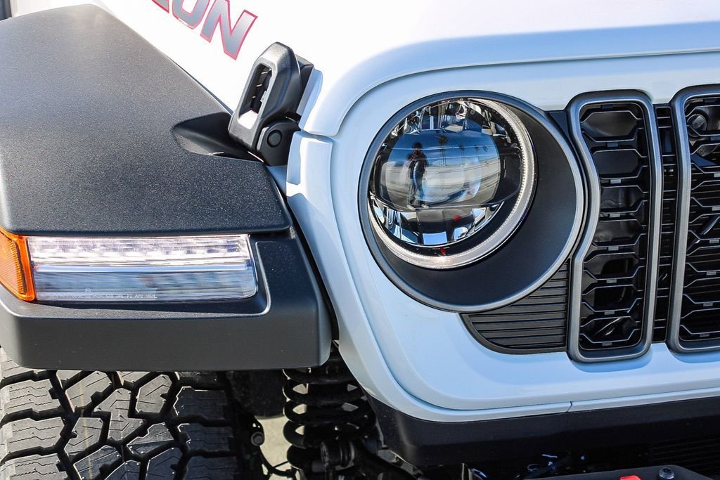 New 2026 Bright White Clearcoat Jeep Rubicon image 12