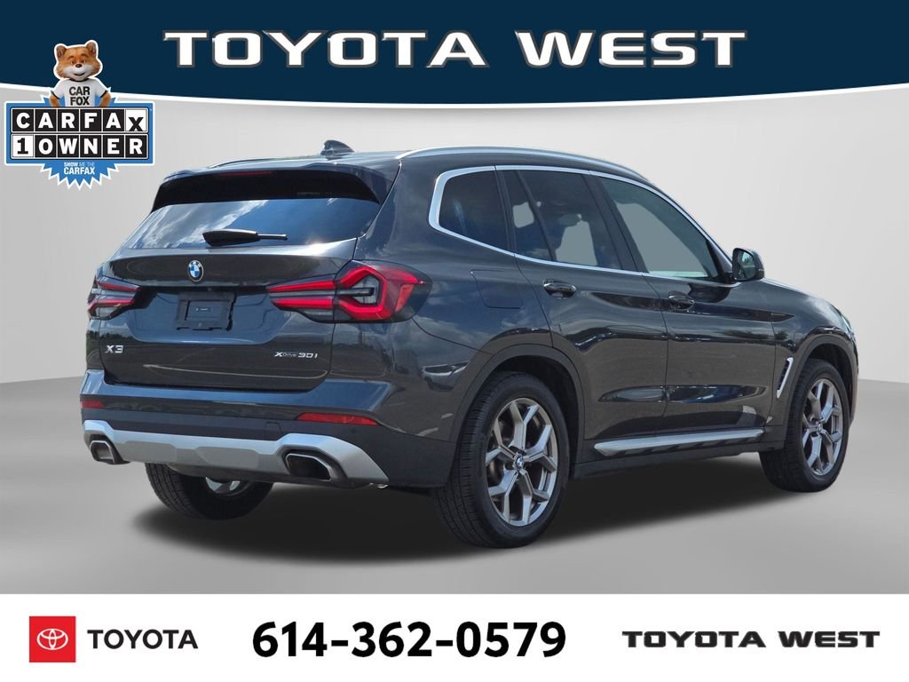 Used 2024 Gray BMW xDrive30i image 8