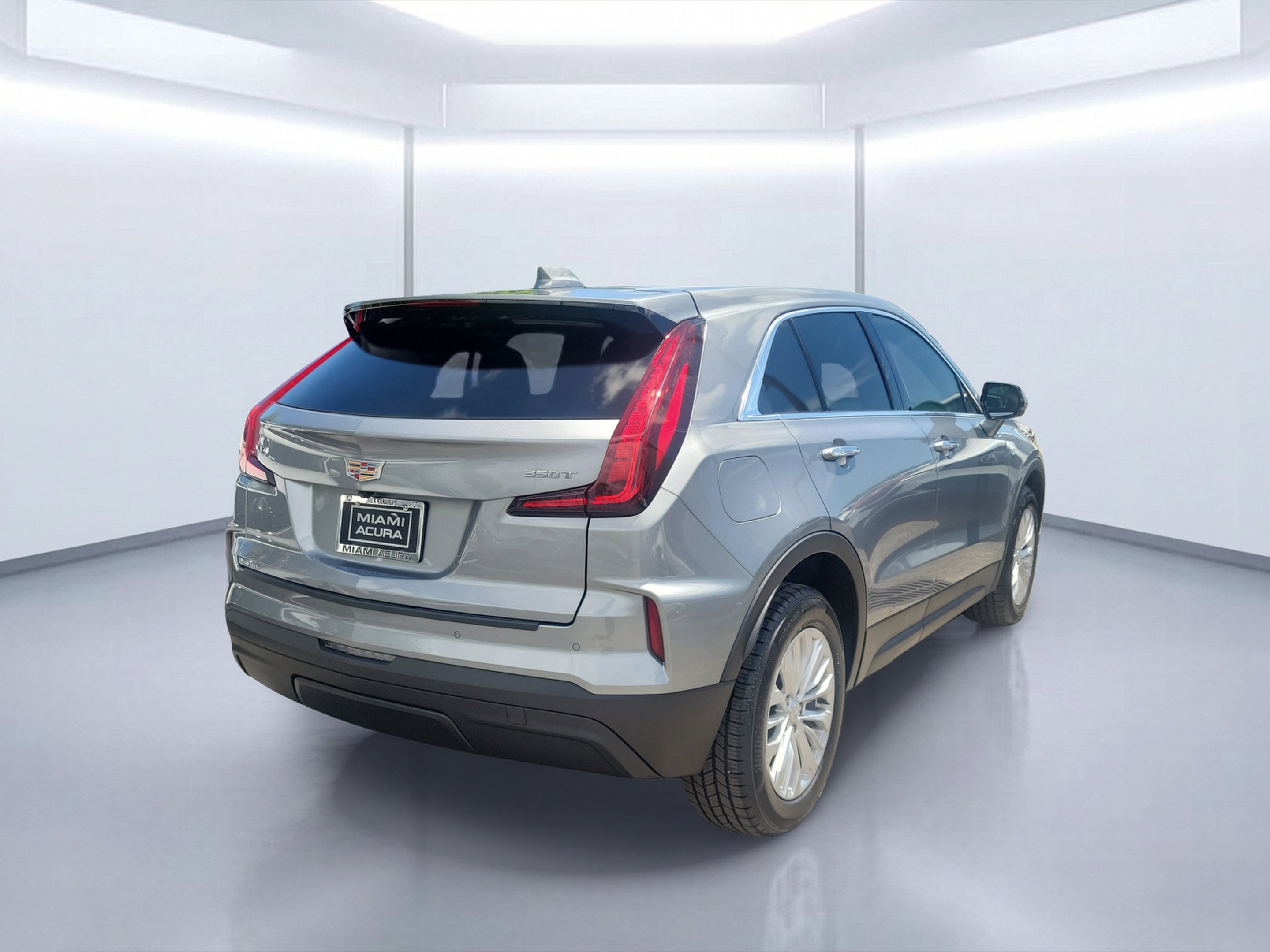 Used 2024 Argent Silver Metallic Cadillac Luxury image 4