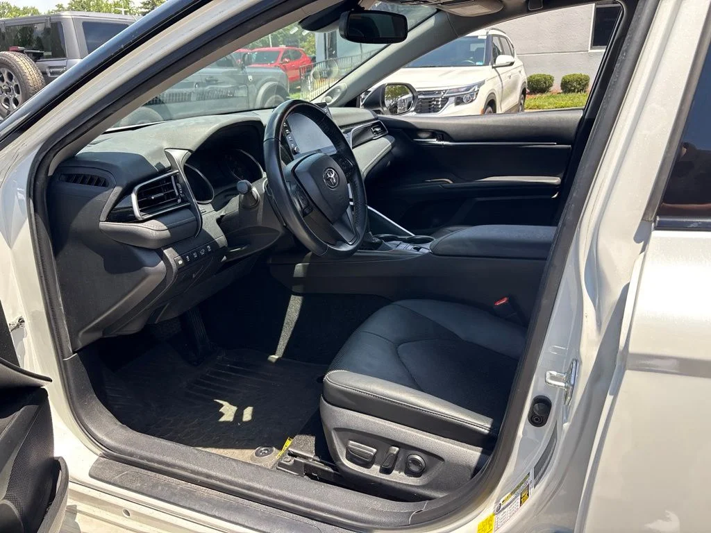 Used 2023 Beige Toyota XSE V6 image 17