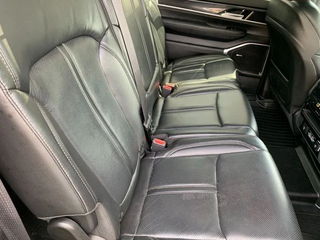 Used 2023 Black Jeep Base image 13