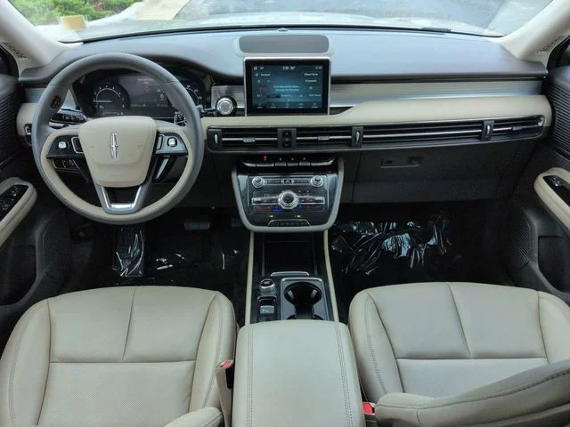 Certified Used 2022 Pearl Metallic Lincoln Standard image 15