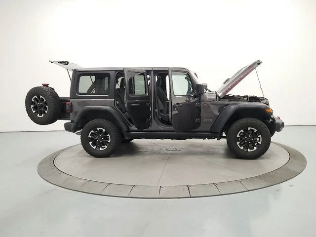 Used 2025 Gray Jeep Rubicon image 17