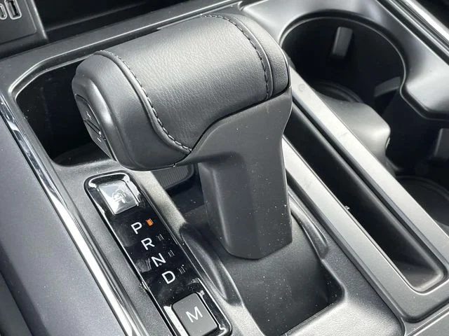 New 2026 Agate Black Metallic Ford XLT image 24