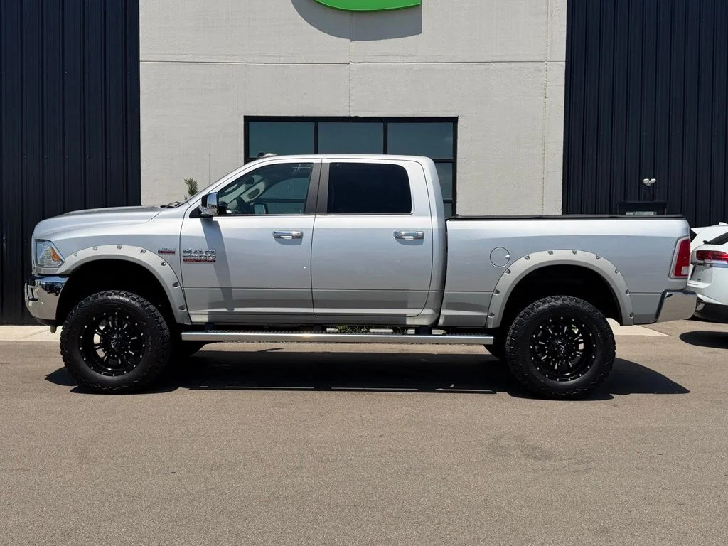 Used 2017 Silver Ram Laramie image 2