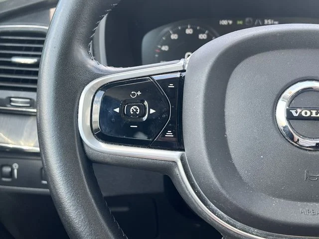 Used 2020 Black Volvo T5 Momentum image 24