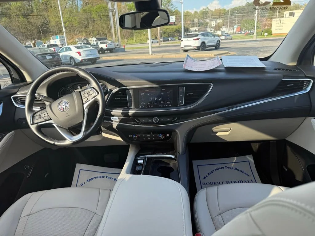 Used 2023 White Frost Tricoat Buick Essence image 8