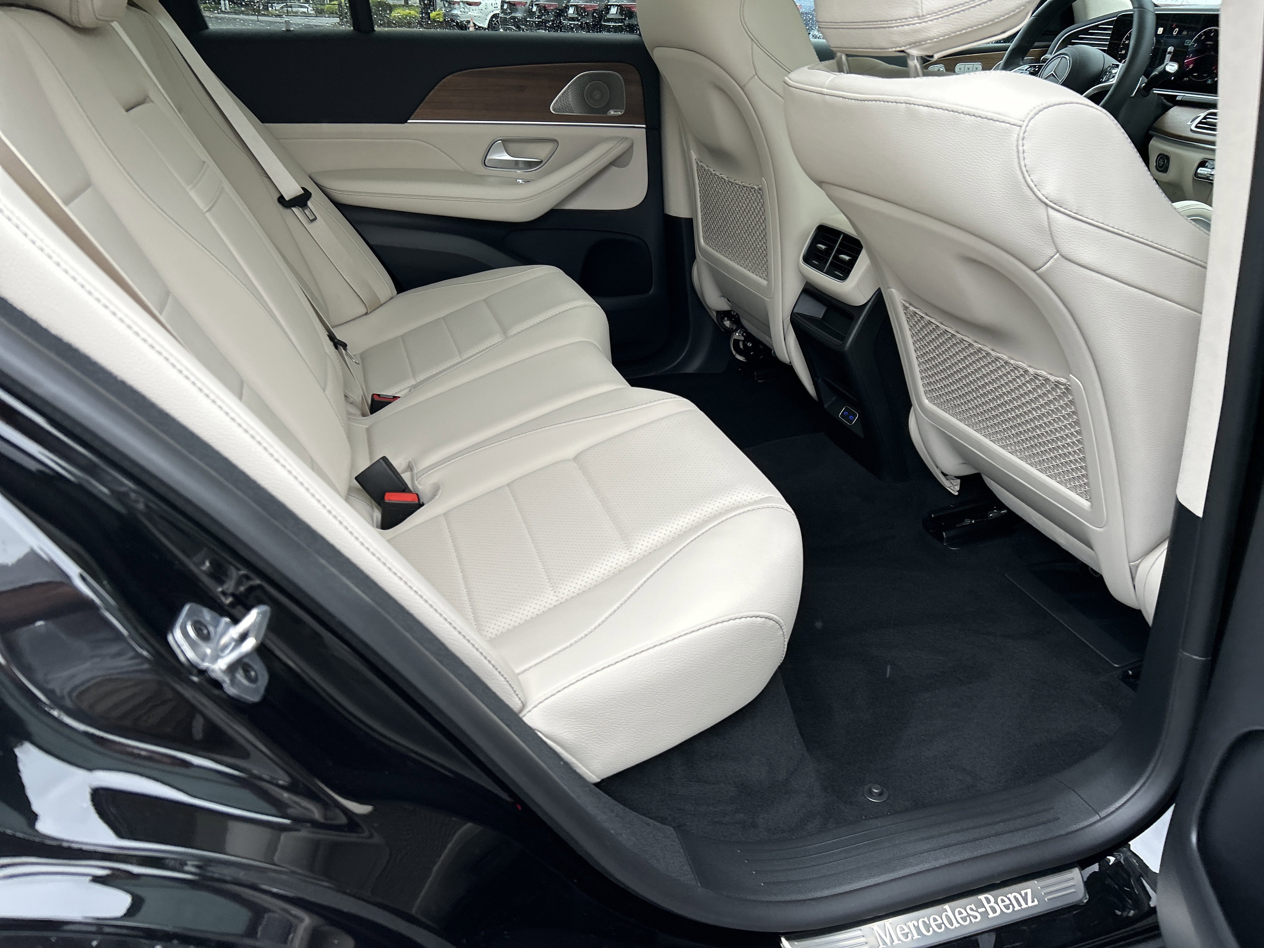 New 2026 Obsidian Black Metallic Mercedes-Benz GLE 450 4MATIC® SUV image 39