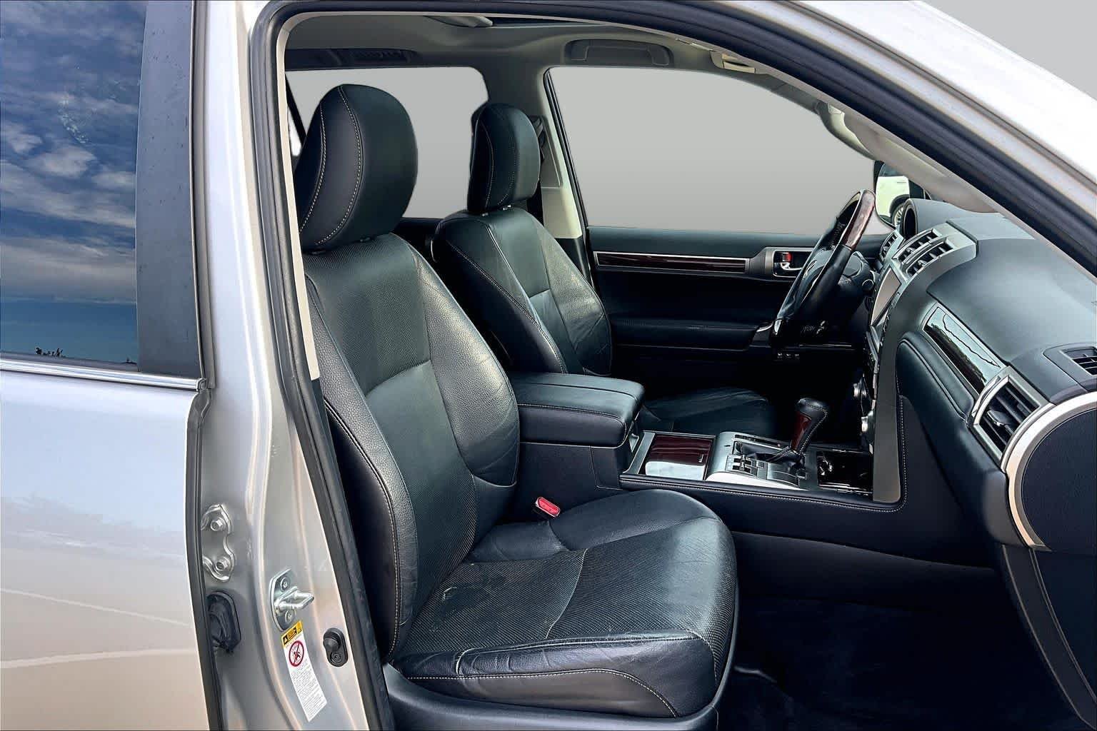 Used 2018 Silver Lining Metallic Lexus Premium image 9