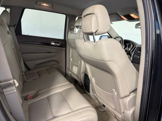 Used 2013 Black Jeep Laredo image 36