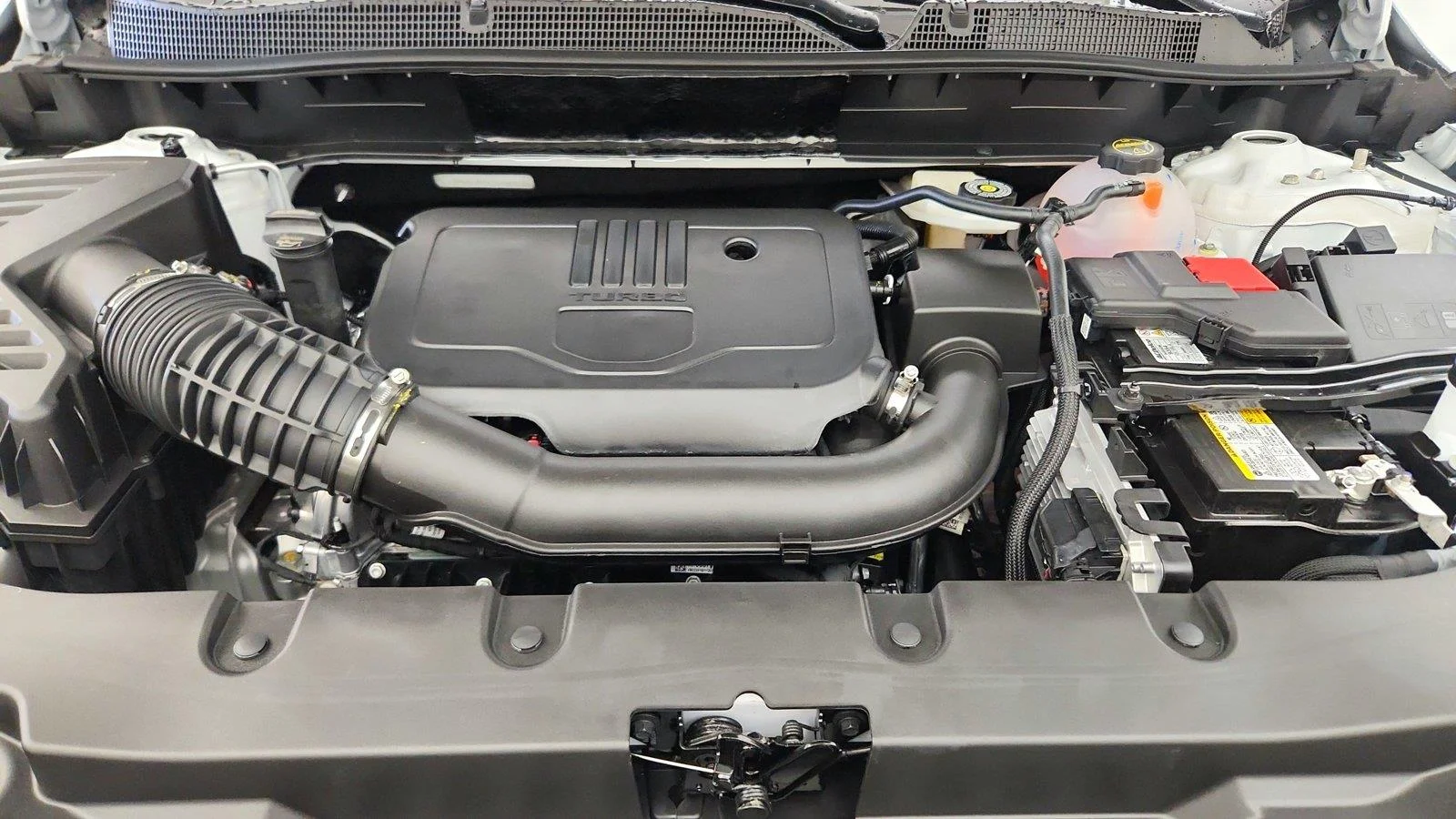 New 2026 Summit White Chevrolet 3LT image 37