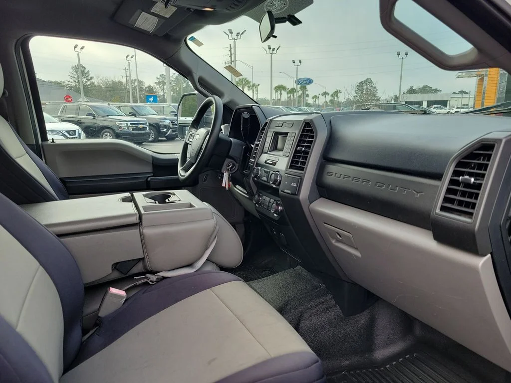 2019 Ford F-550 Super Duty Chassis Cab XL - Photo 30