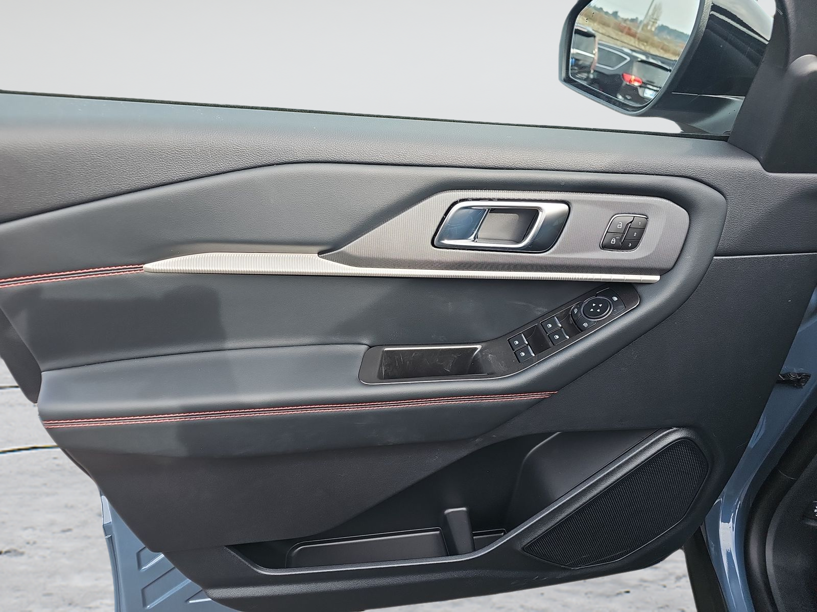 2026 Ford Explorer ST-Line - Photo 19