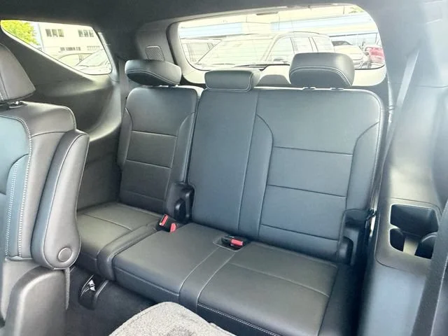 New 2026 Mosaic Black Metallic Chevrolet LT image 7