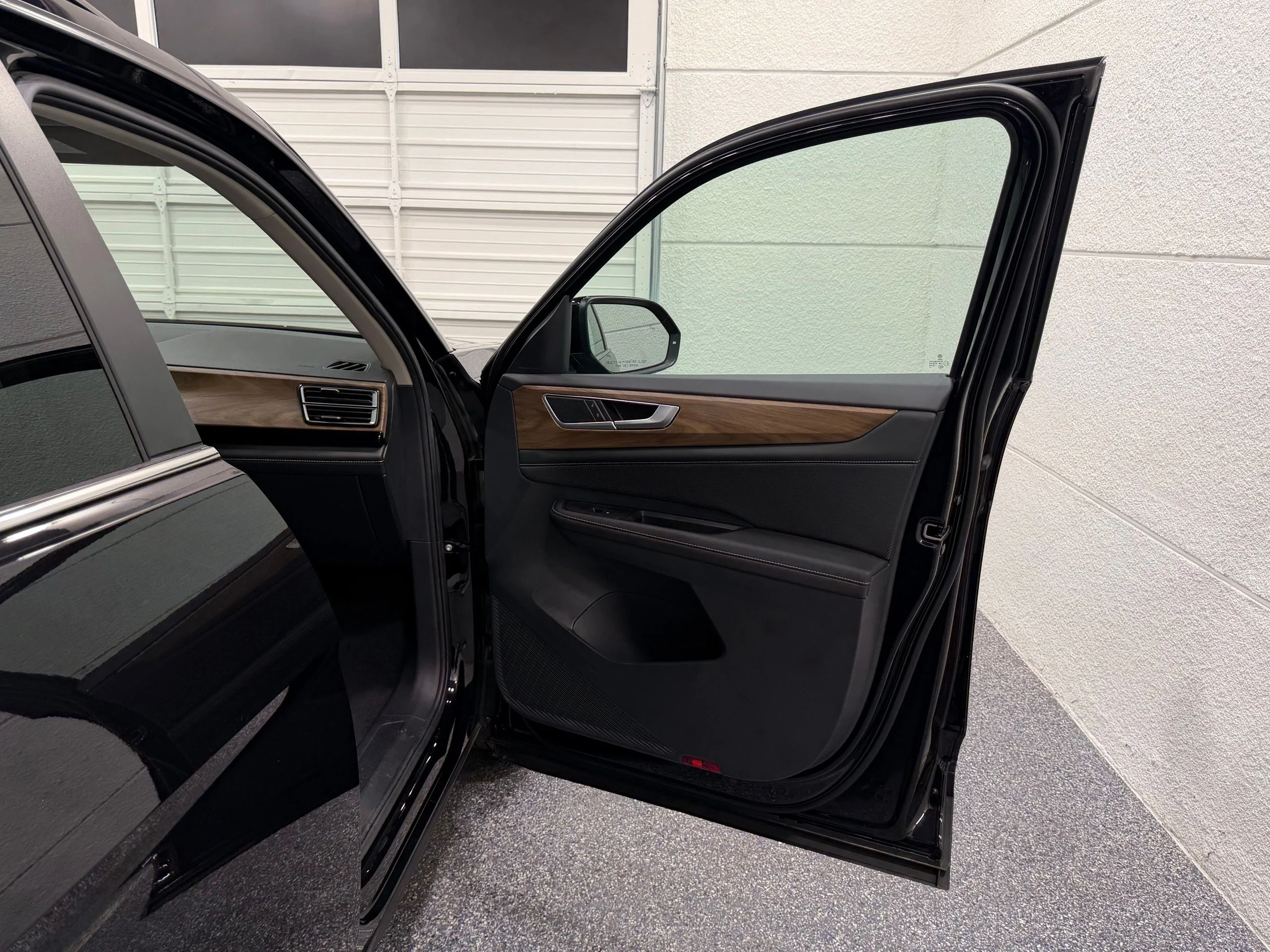New 2026 Black Volkswagen 2.0T SE image 31