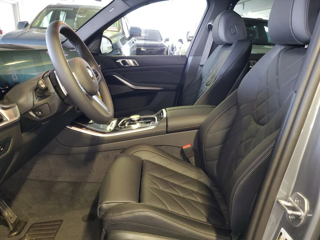 Used 2026 Gray BMW sDrive40i image 16