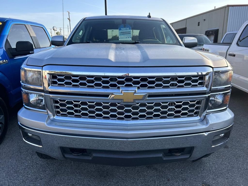 Used 2015 Silver Ice Metallic Chevrolet LT image 6