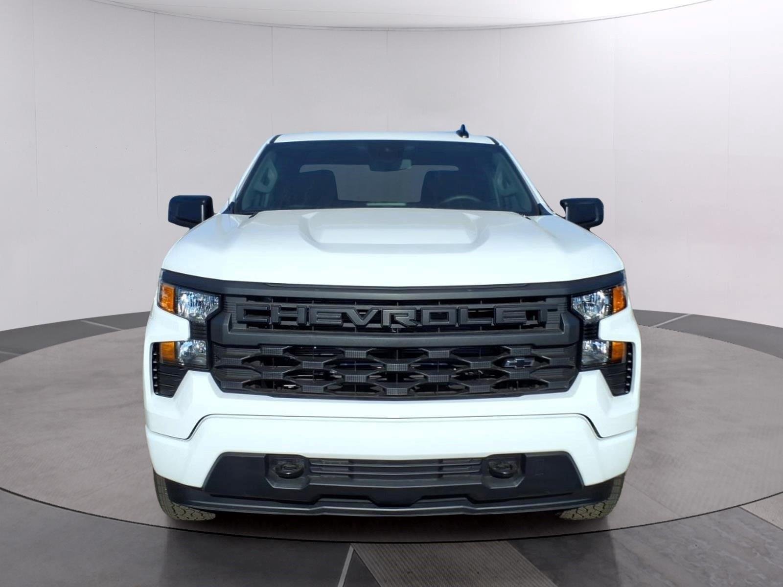 New 2026 Summit White Chevrolet Custom image 8