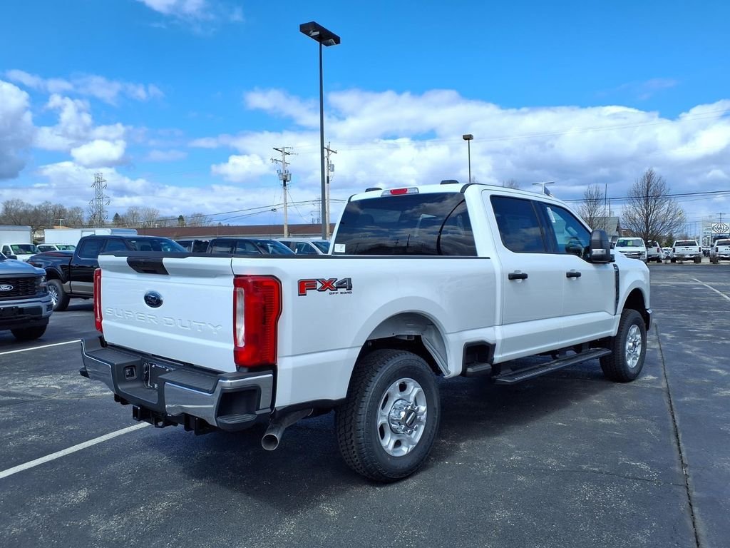 New 2026 Oxford White Ford F-250® XLT image 4