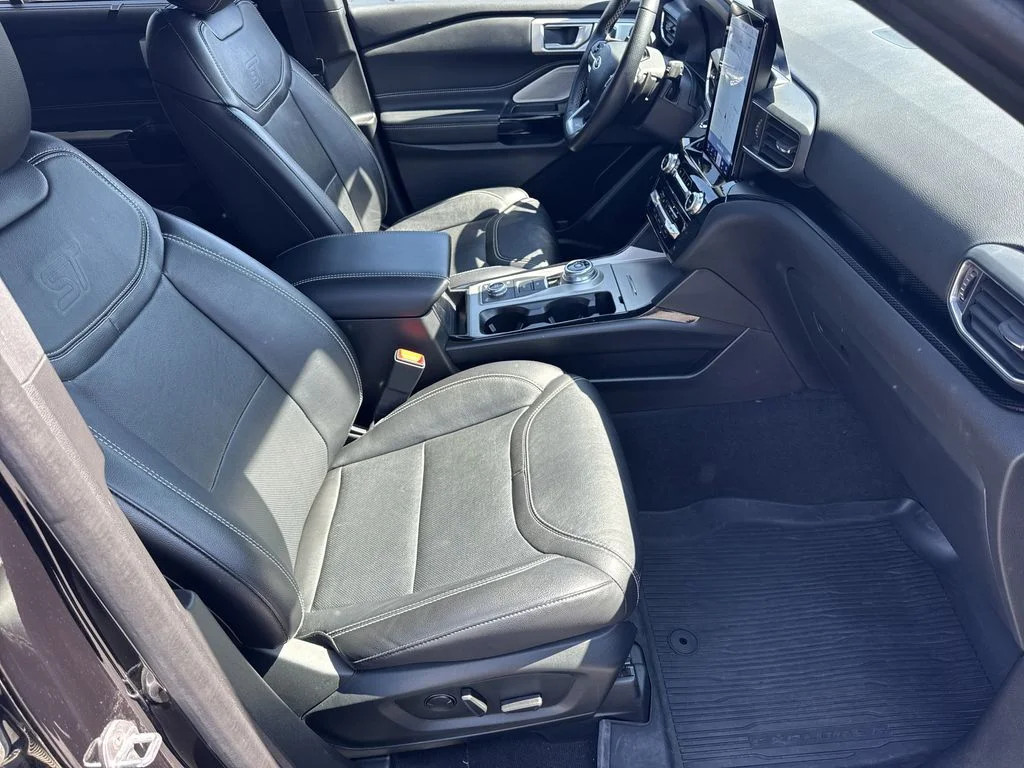 2023 Ford Explorer ST - Photo 13