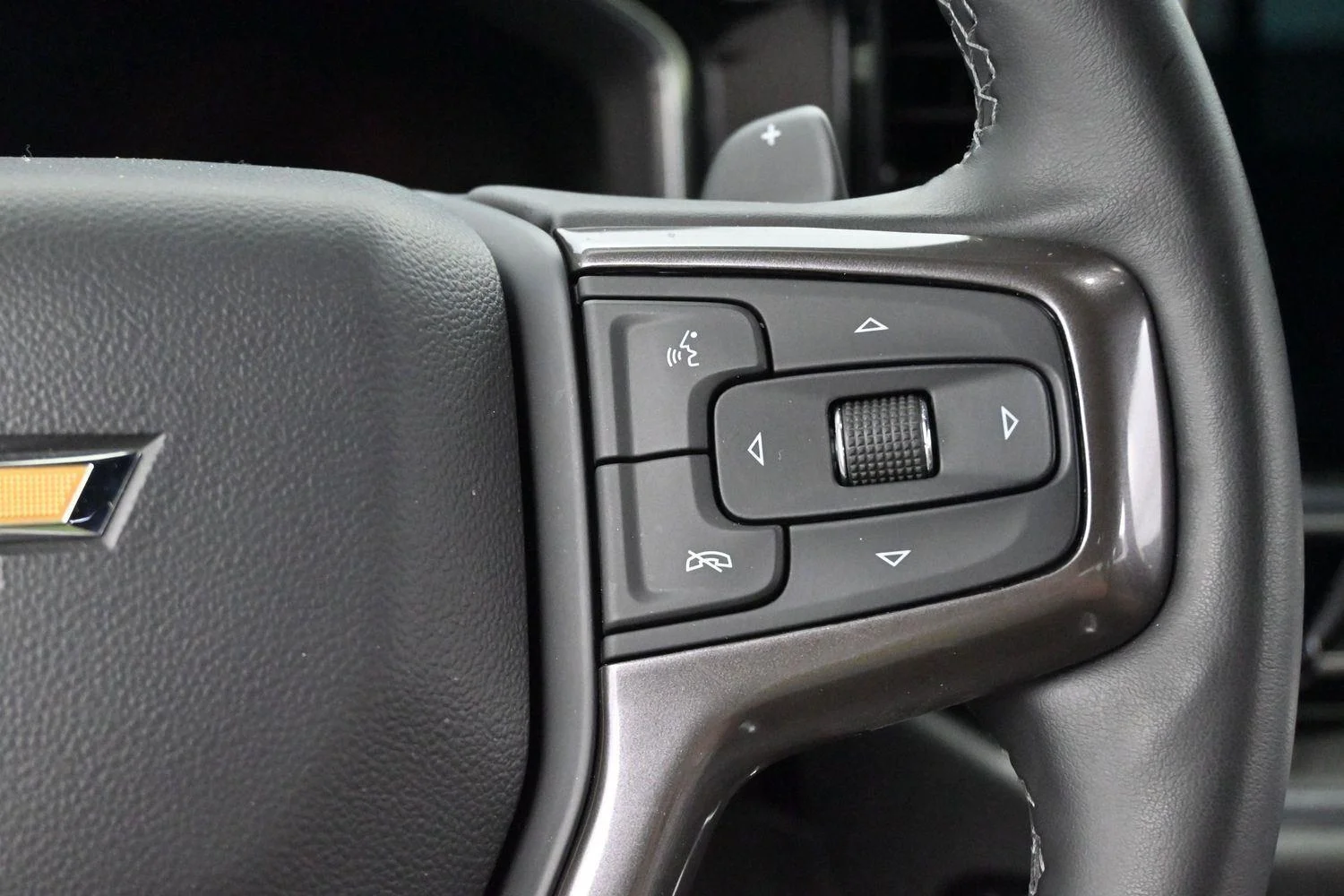 Used 2023 Radiant Red Tintcoat Chevrolet High Country image 19