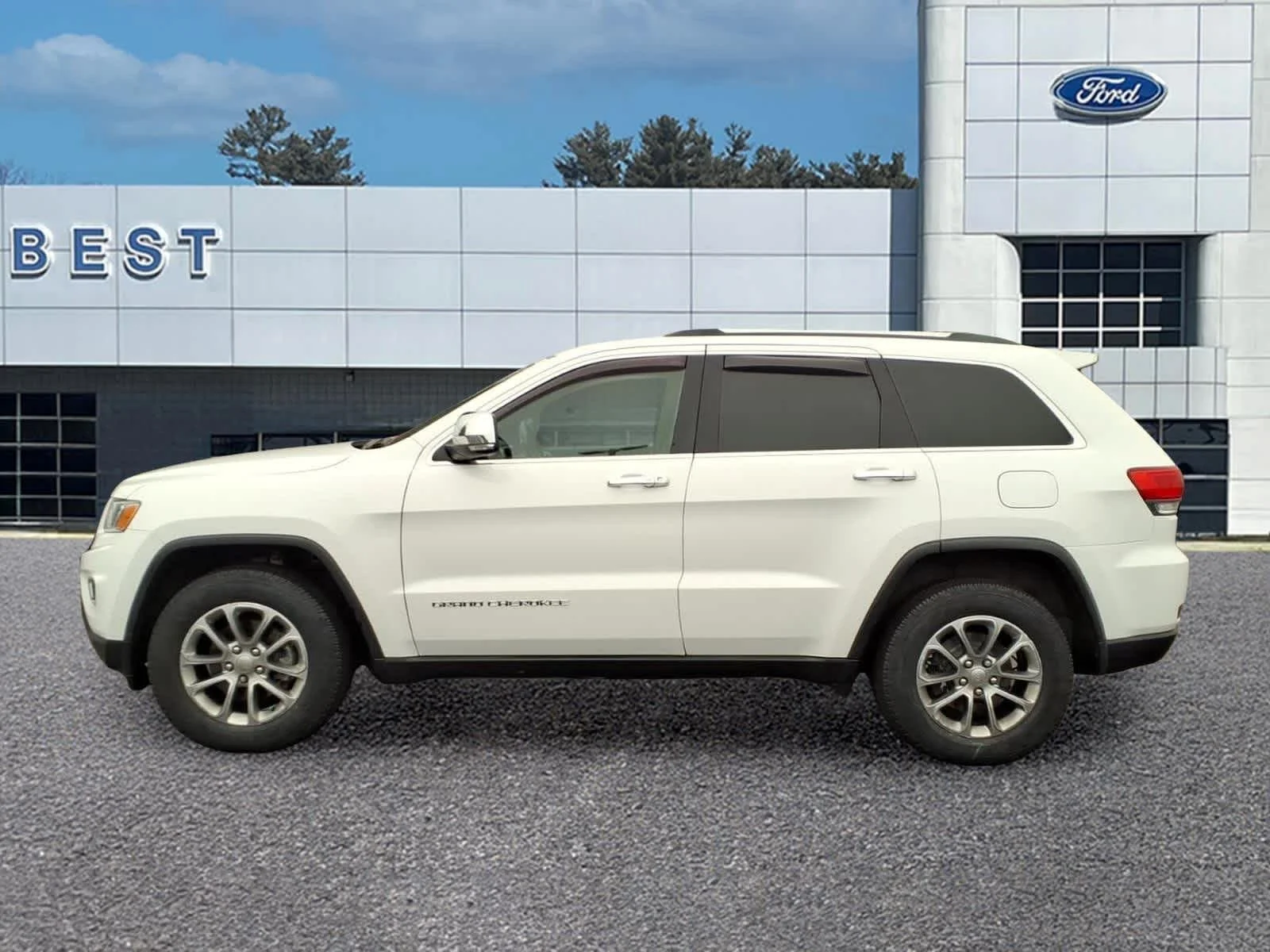 Used 2016 Bright White Clearcoat Jeep Limited image 2