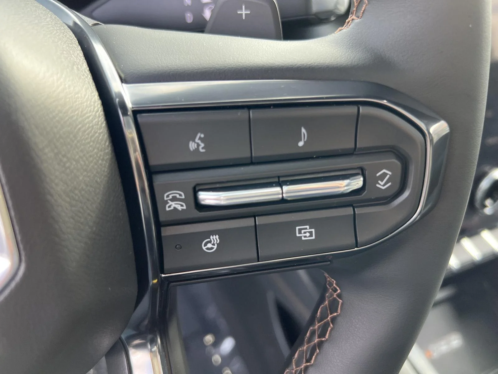 2026 GMC Yukon XL AT4 - Photo 23