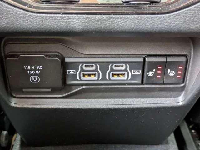 Used 2024 Bright White Cl Jeep Limited image 19