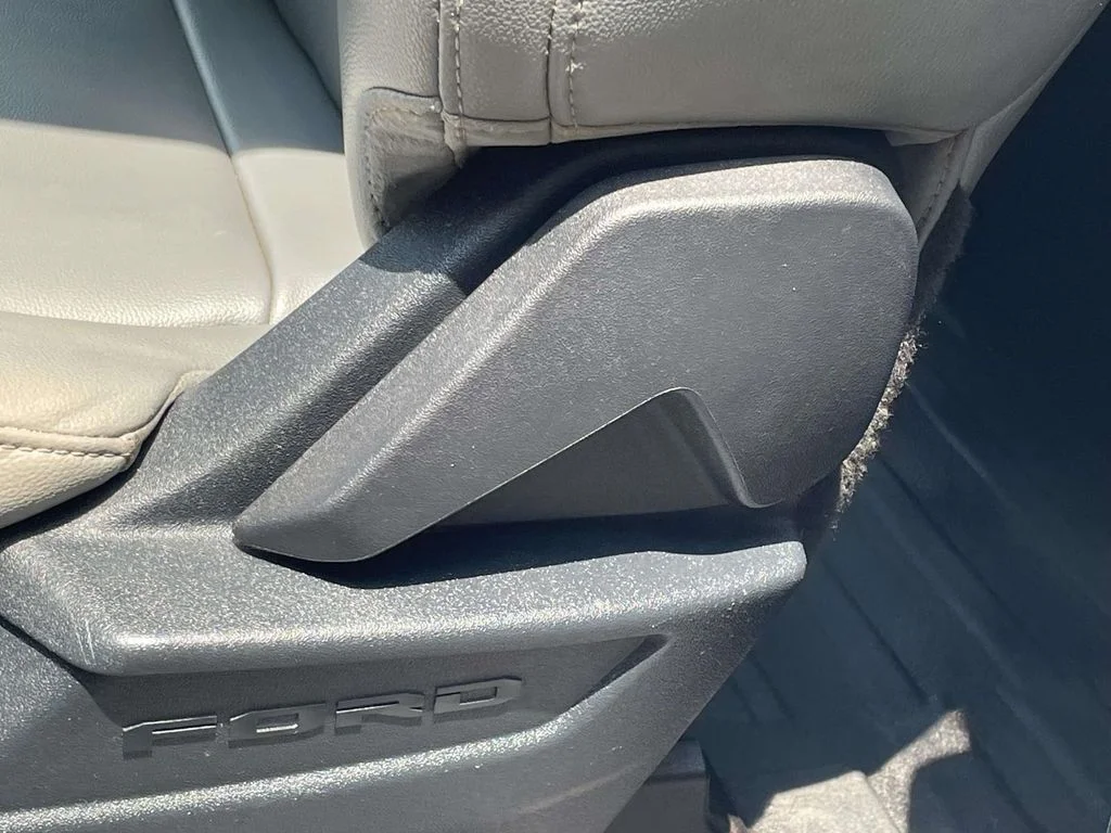 Used 2021 White Ford XL image 17