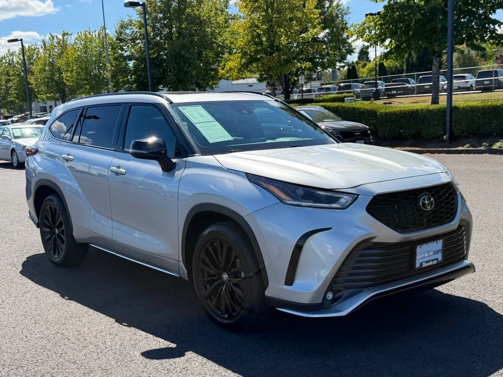 Used 2025 Celestial Silver Metallic Toyota XSE image 2