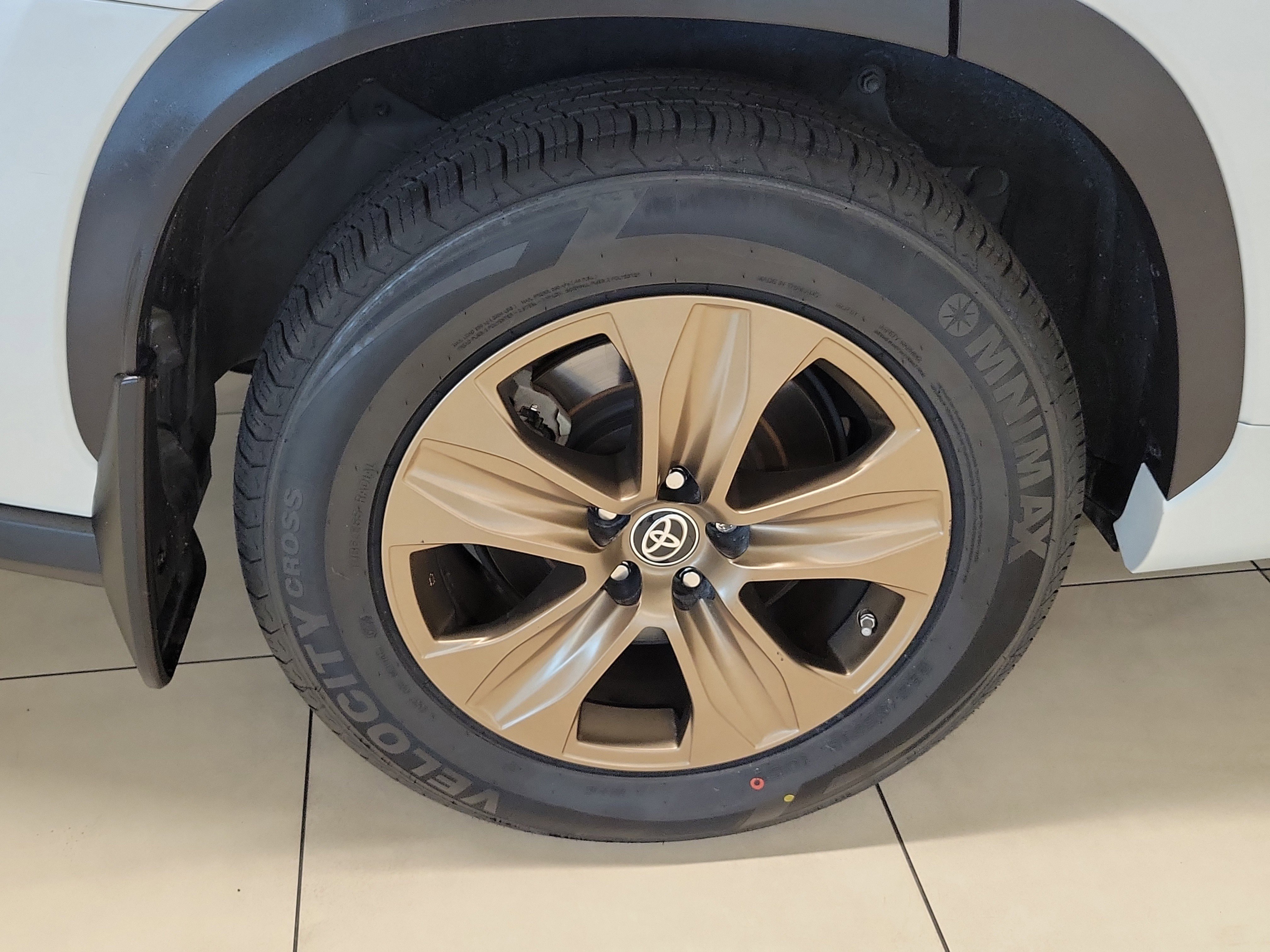 Used 2023 Pearl Toyota Hybrid Bronze Edition image 7