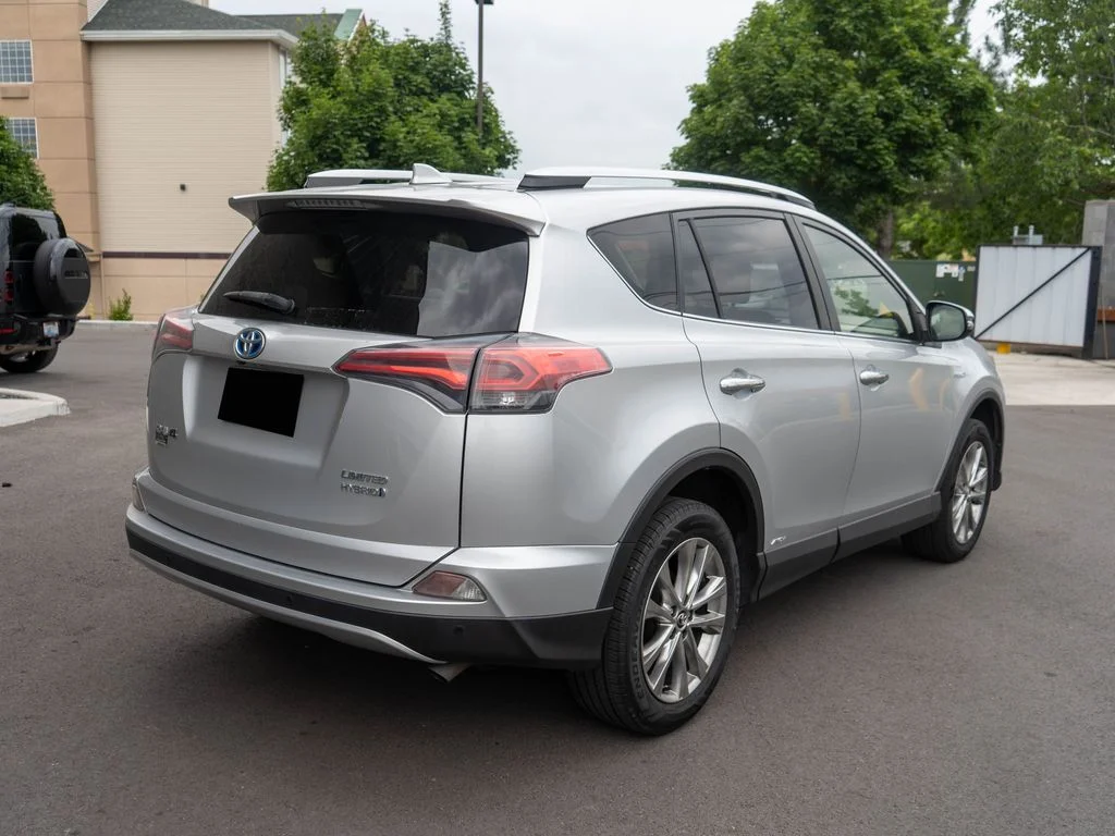Used 2016 Silver Toyota Limited image 7