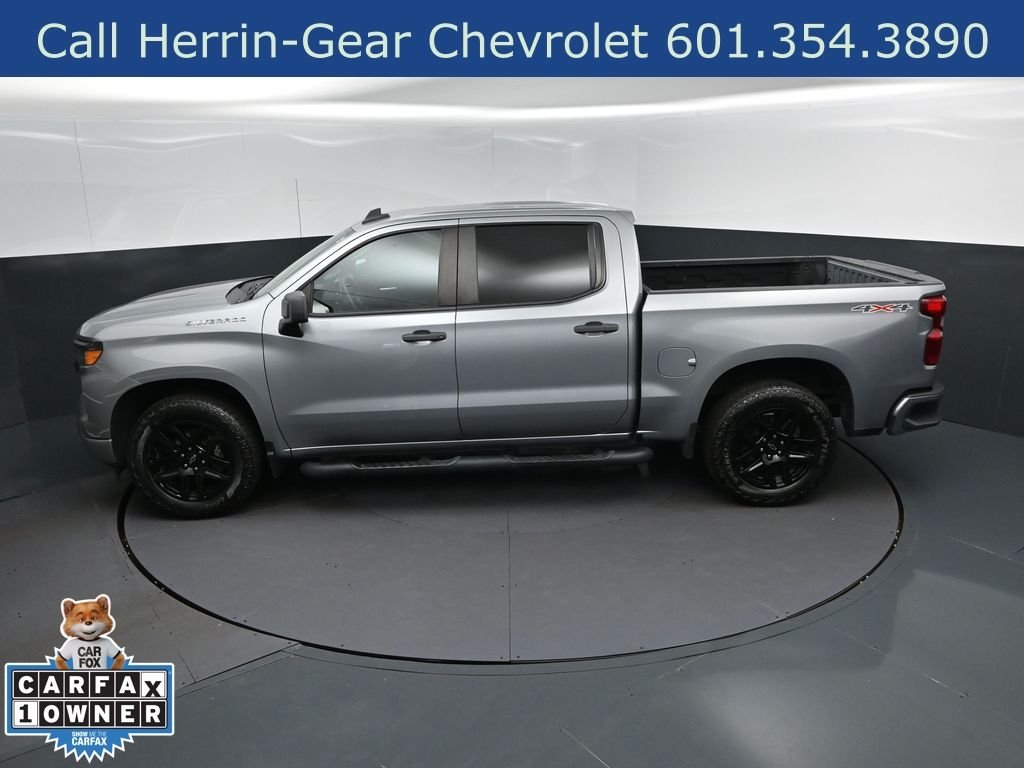 Used 2023 Gray Chevrolet Custom image 33