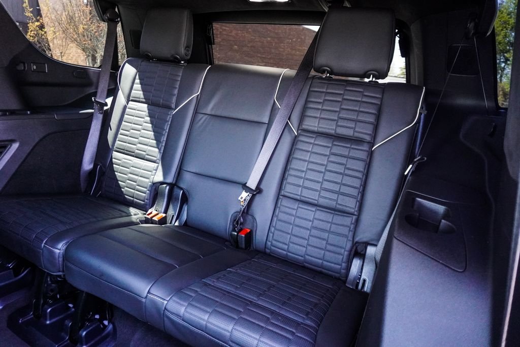 Used 2025 White Cadillac V-Series image 10