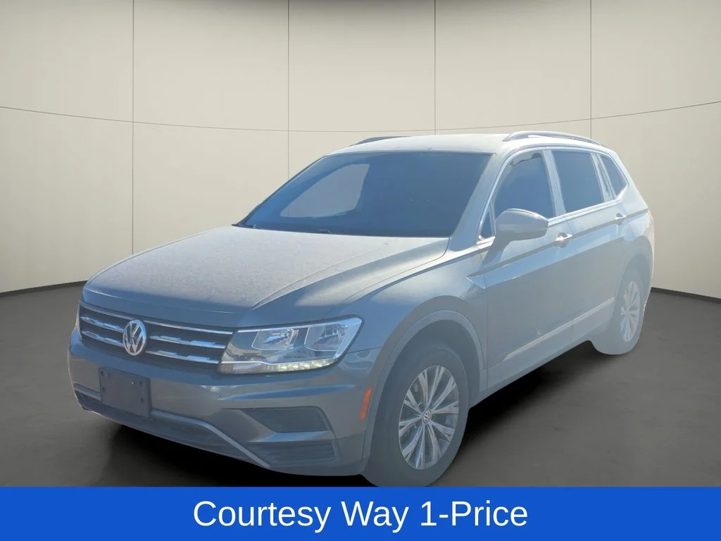 Used 2018 Gray Volkswagen 2.0T SE image 4