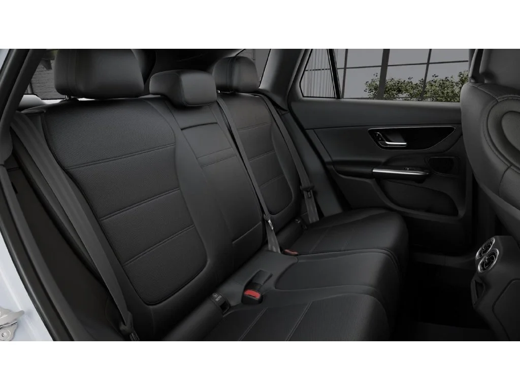 New 2027 White Mercedes-Benz GLC 300 image 34