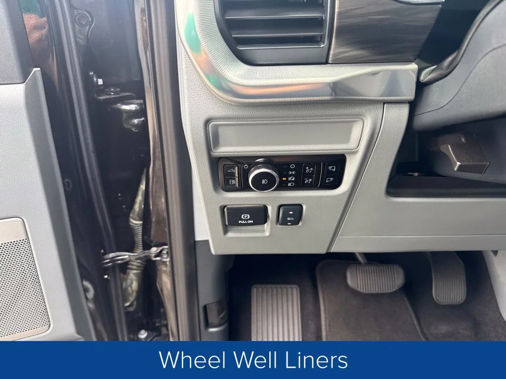 Certified Used 2025 Agate Black Metallic Ford Lariat image 18