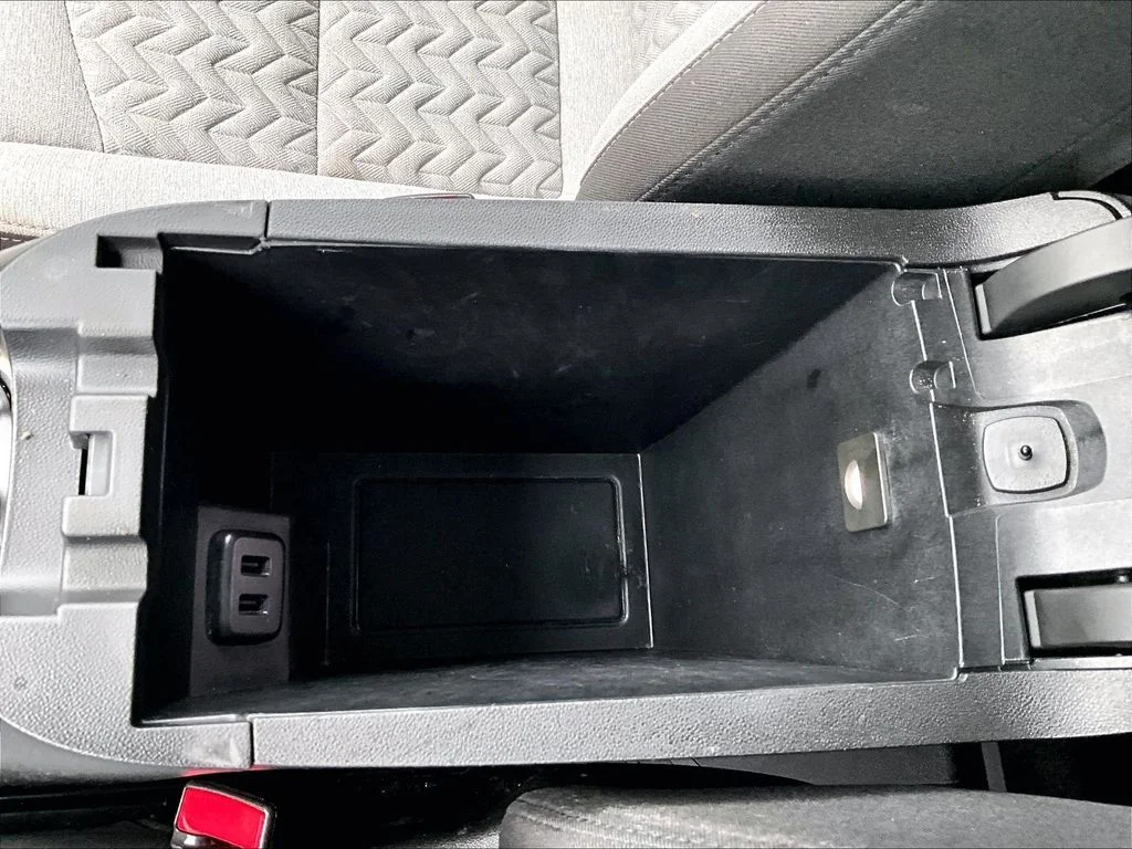 Used 2022 Gray Chevrolet LT image 33